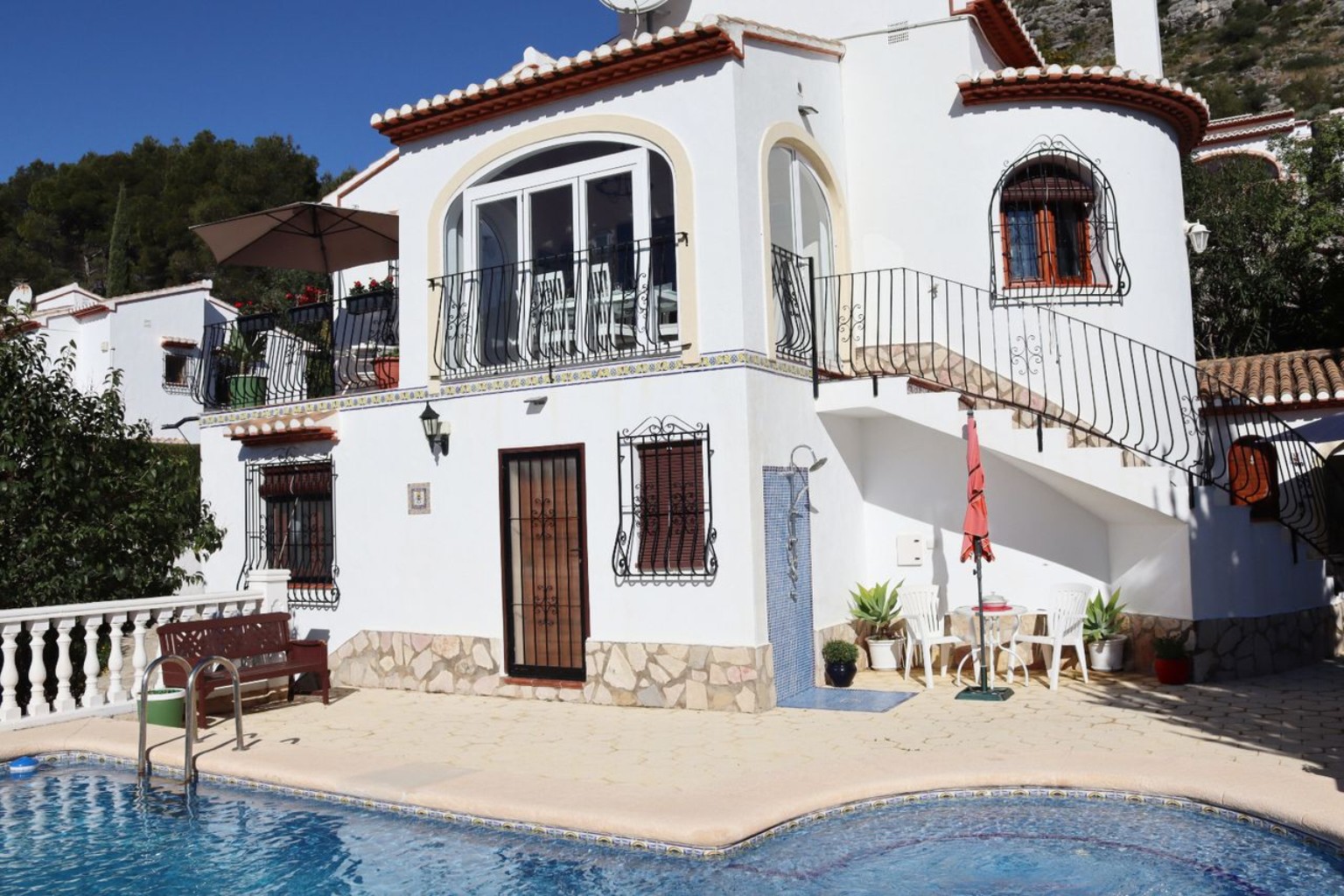 Villa española con piscina en la Costa Blanca
